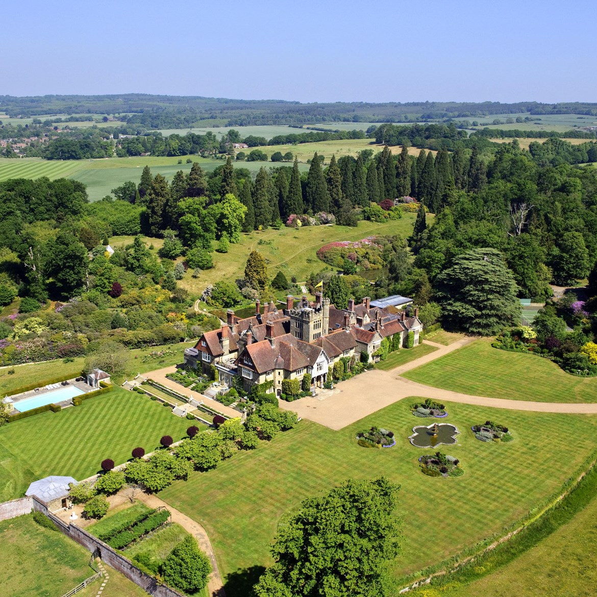 Cowdray House - Simplexity Travel