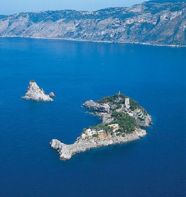 Li Galli Island