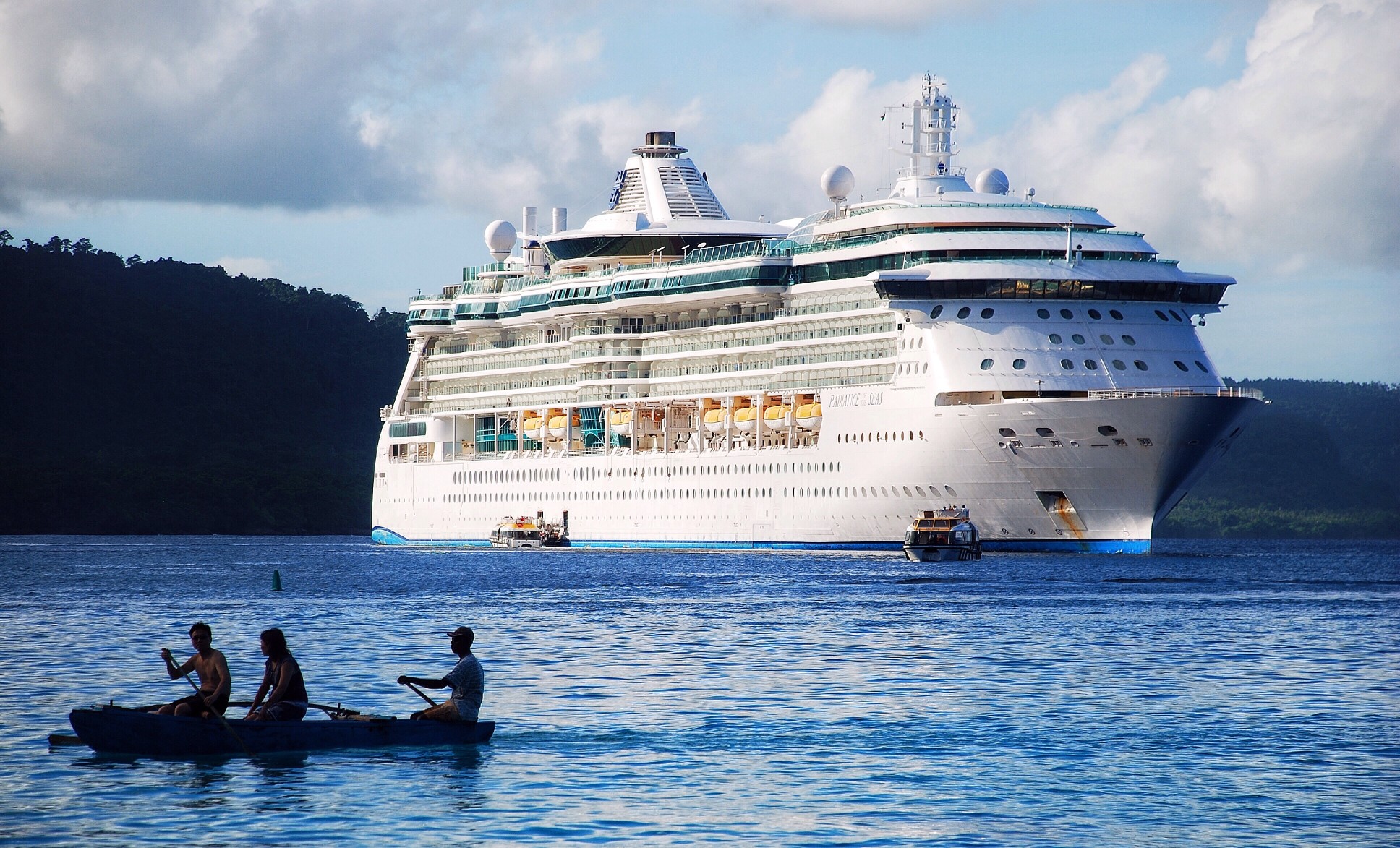 cruise-ship-vacation_t20_EOJQdK