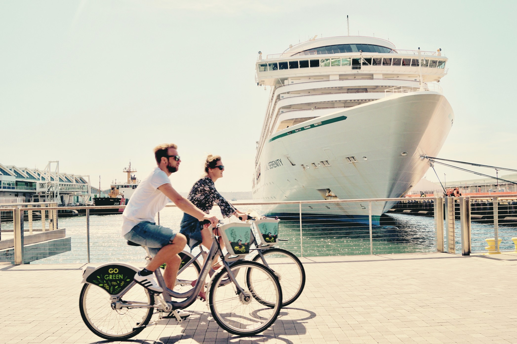 perfect-day-for-a-bike-ride-downtown-san-diego-tonythetigersson-tony-andrews-photography_t20_Ae6V8W